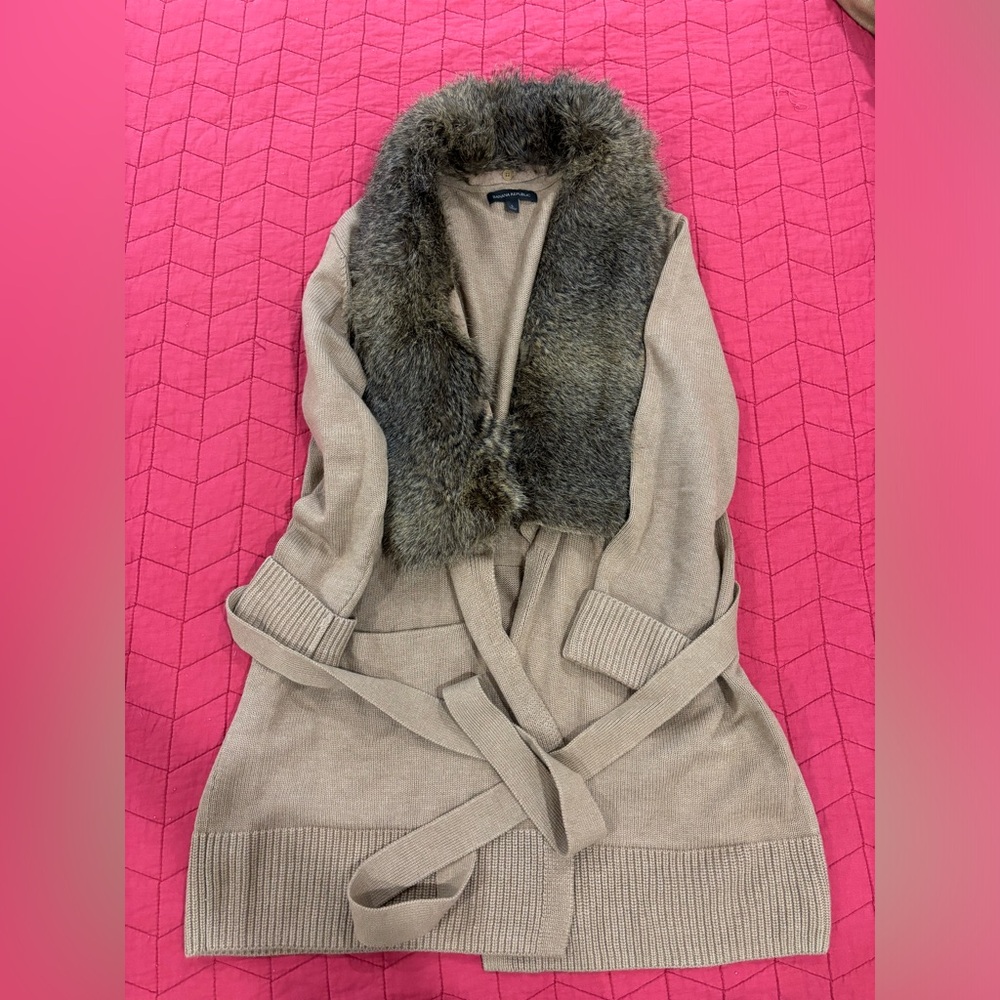 Banana Republic faux fur collared sweater jacket cardigan. Size large.